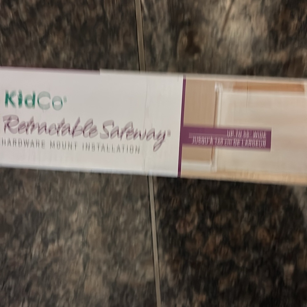 KidCo Retractable Safeway Gate - Picture 5 of 7